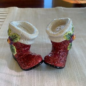 Santa Boots Salt & Pepper Shakers 🎅